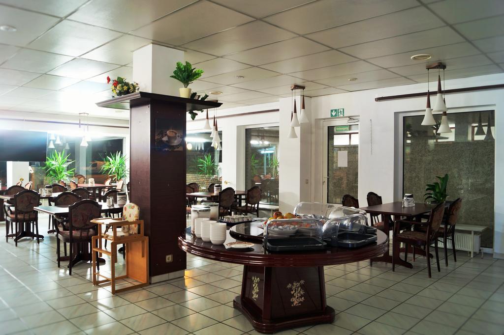 Hotel Rahlstedter Hof Hambourg Extérieur photo