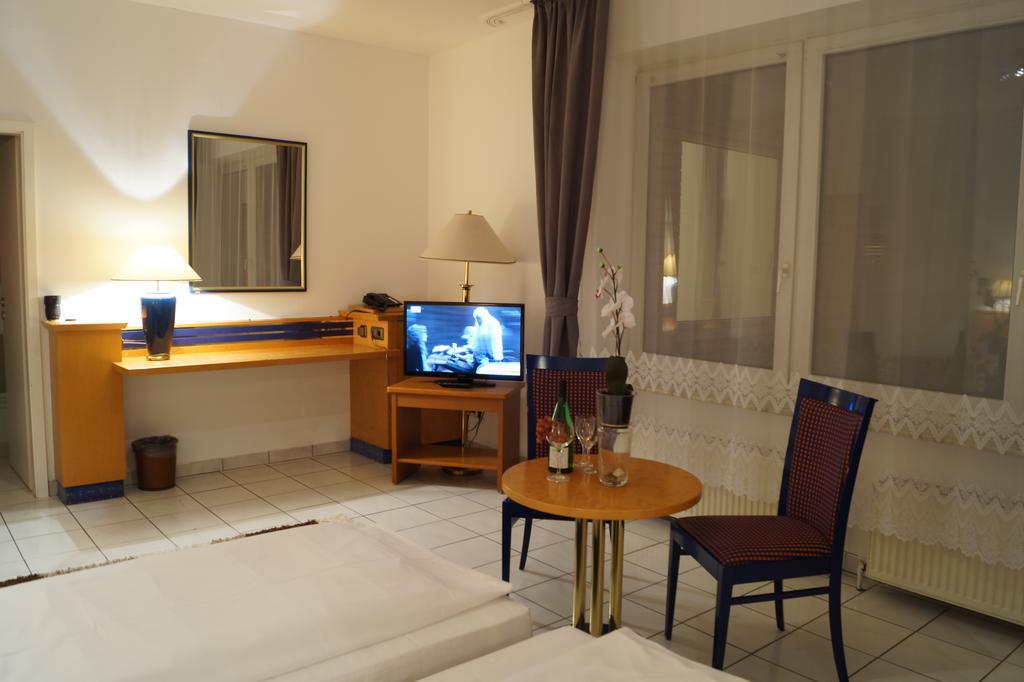 Hotel Rahlstedter Hof Hambourg Extérieur photo