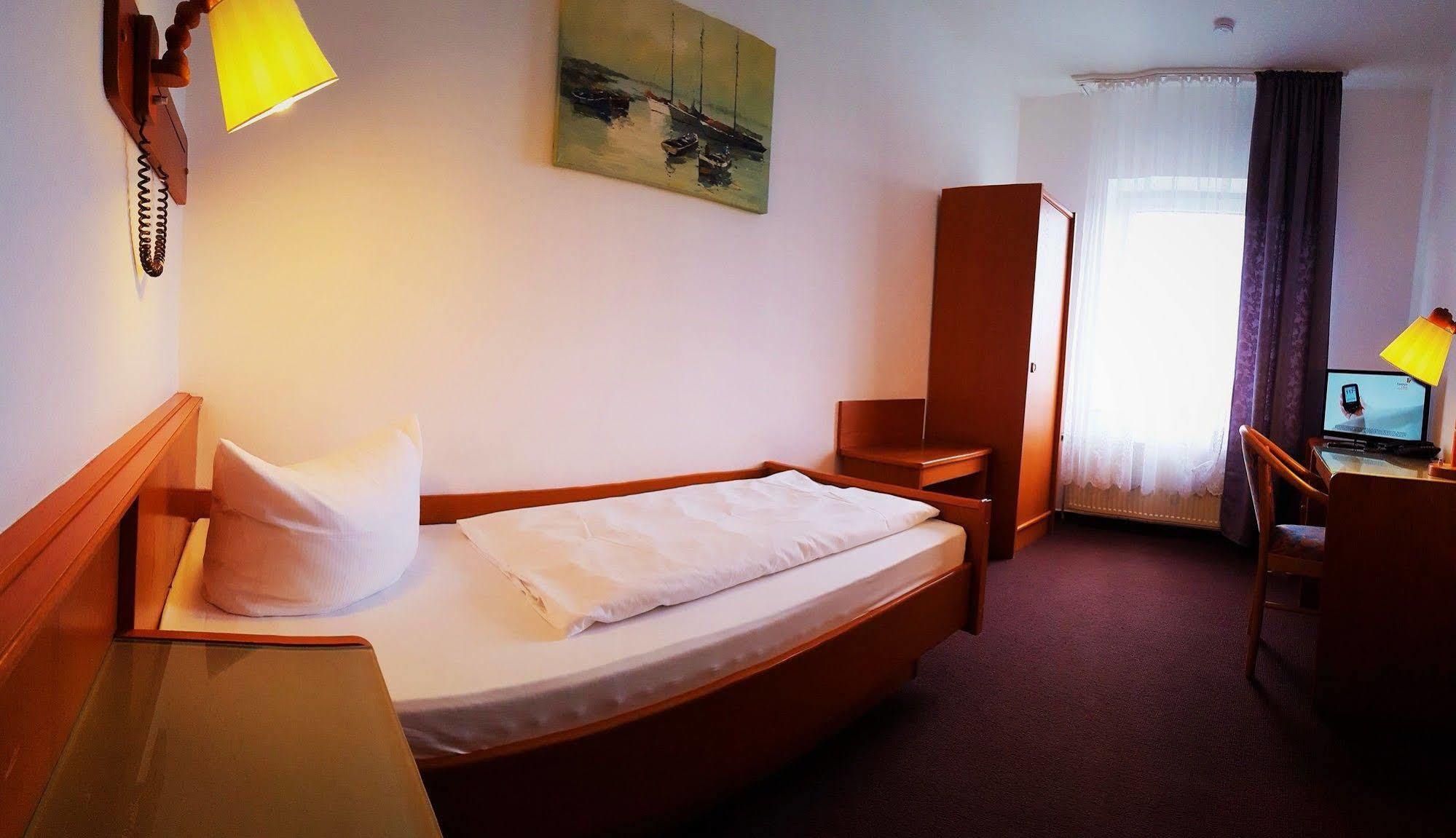 Hotel Rahlstedter Hof Hambourg Extérieur photo